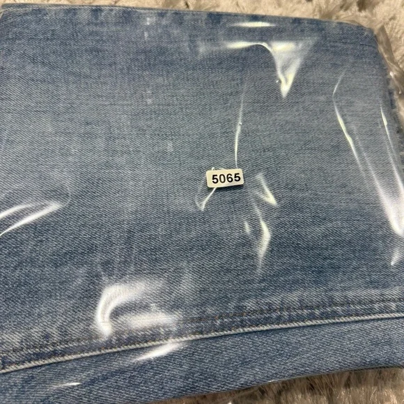 Aritzia Denim Forum The Arlo High Rise Straight Jeans Size 25W 30L - Picture 9 of 9
